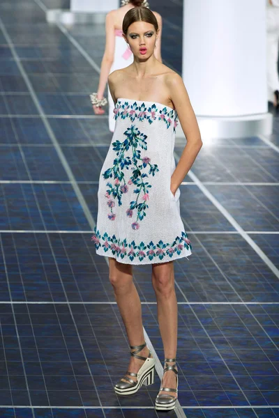 Look 77